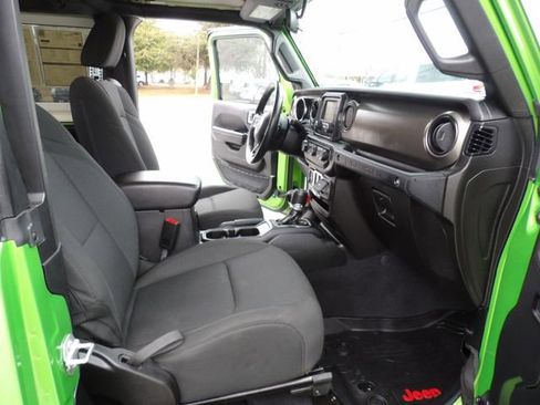 Used 2019 Jeep Wrangler Sport image 37