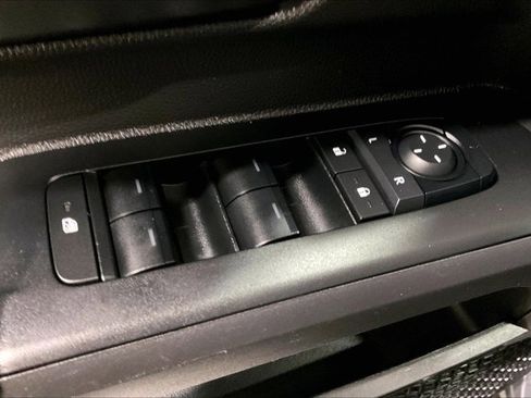 Certified 2024 Toyota Tacoma SR AWD/4WD image 40