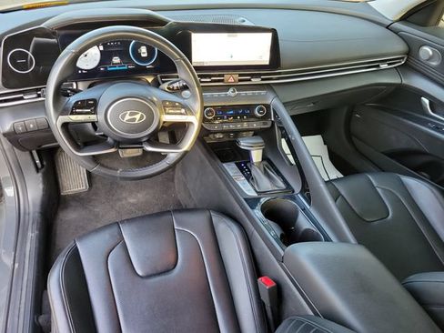 Used 2024 Hyundai Elantra Limited FWD image 17