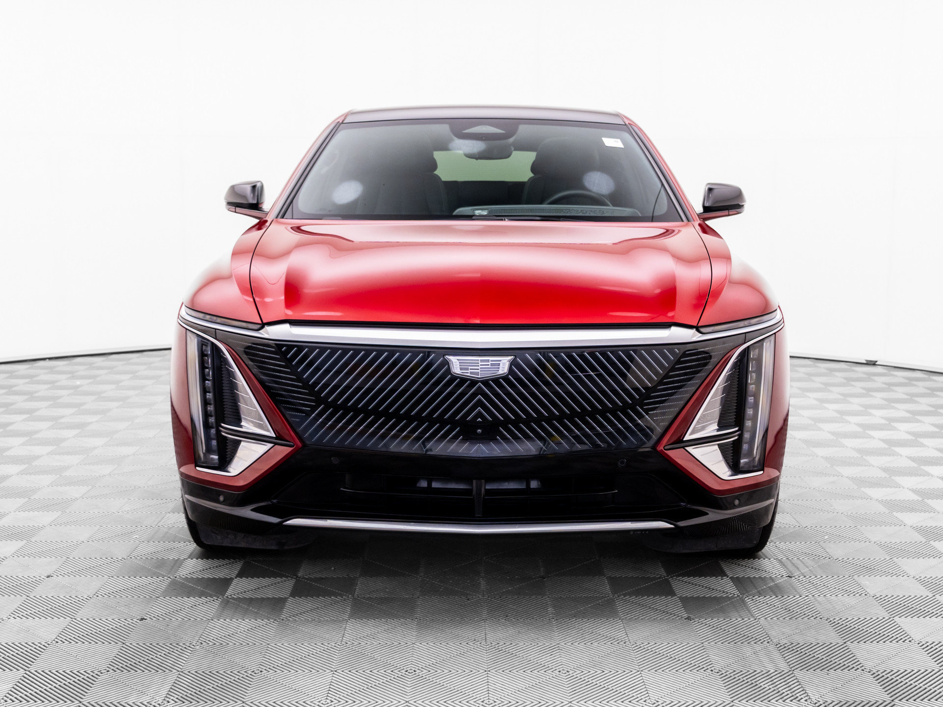 Certified 2025 Cadillac Lyriq Luxury w/ LPO, Floor Liner Package AWD/4WD image 10