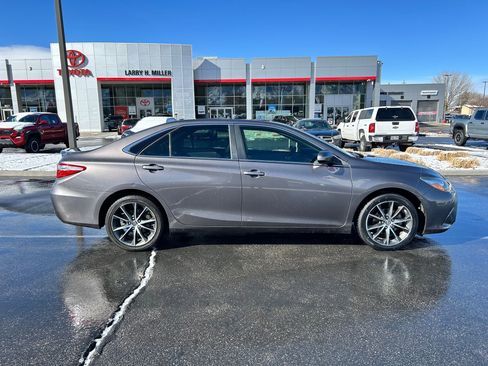 Used 2015 Toyota Camry XSE w/ Moonroof Package image 6