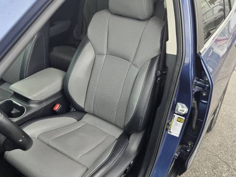 Used 2022 Subaru Outback Limited AWD/4WD image 3