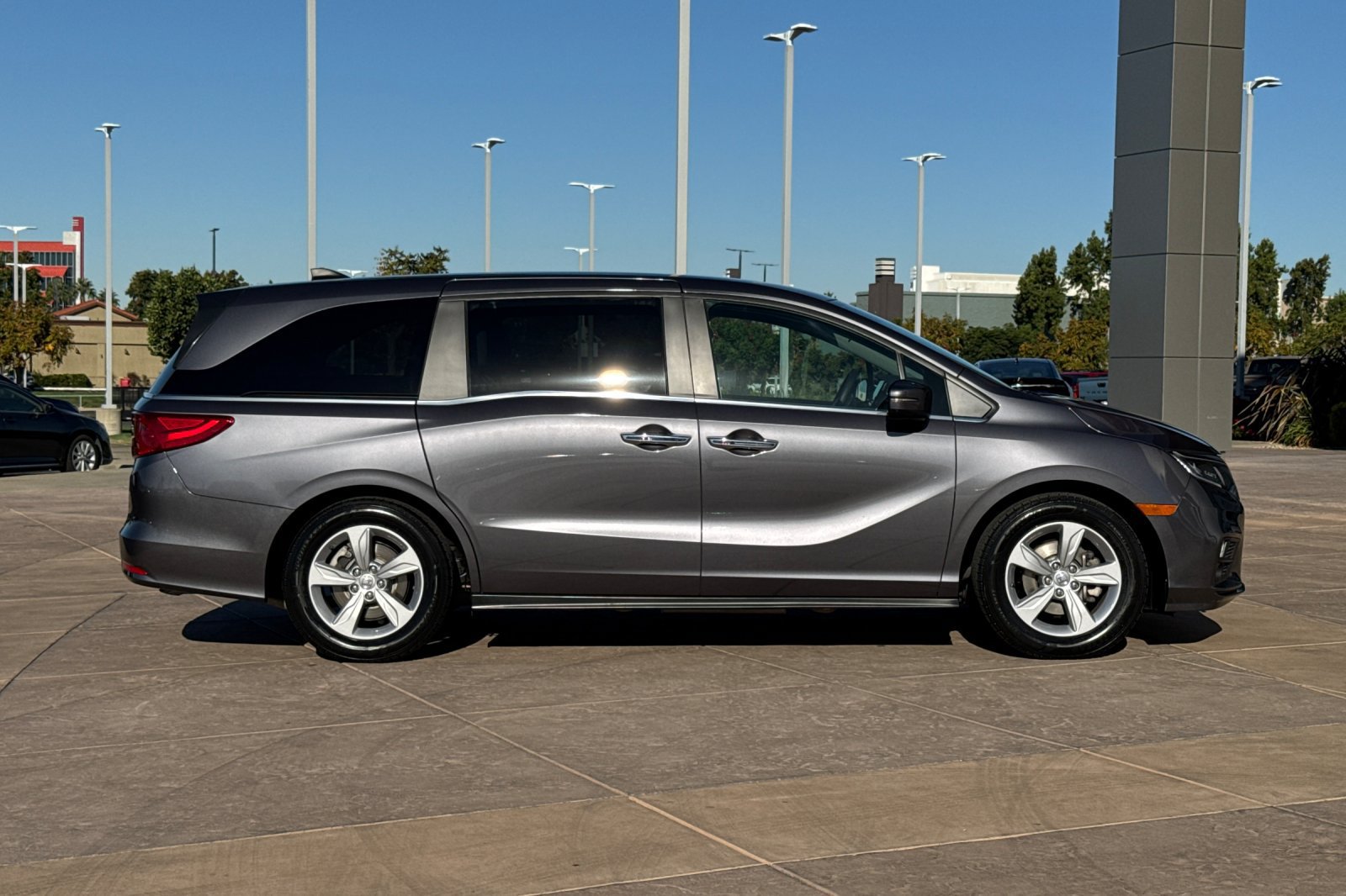 Used 2020 Honda Odyssey EX image 3