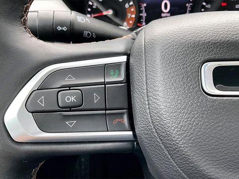 Used 2022 Jeep Compass Limited image 18