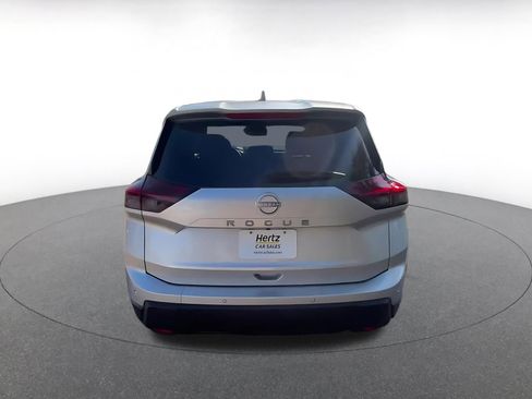 Used 2025 Nissan Rogue SV image 12