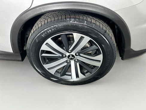 Used 2025 Mitsubishi Outlander Sport SE AWD/4WD image 11