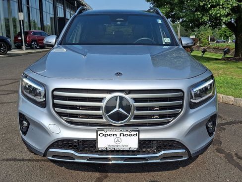 Used 2026 Mercedes-Benz GLB 250 4MATIC image 2