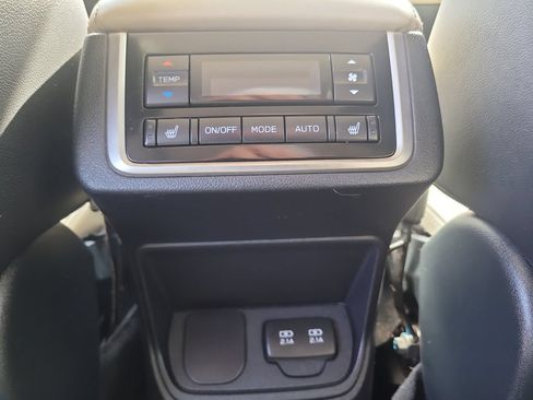 Used 2020 Subaru Ascent Limited w/ Technology Package AWD/4WD image 18