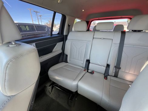 Used 2025 Hyundai Santa Fe SEL image 41