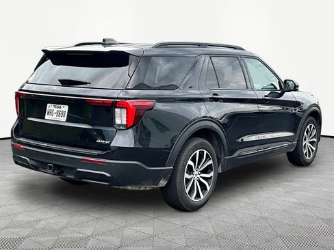Used 2025 Ford Explorer ST-Line AWD/4WD image 6