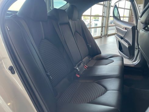 Used 2023 Toyota Camry SE image 18