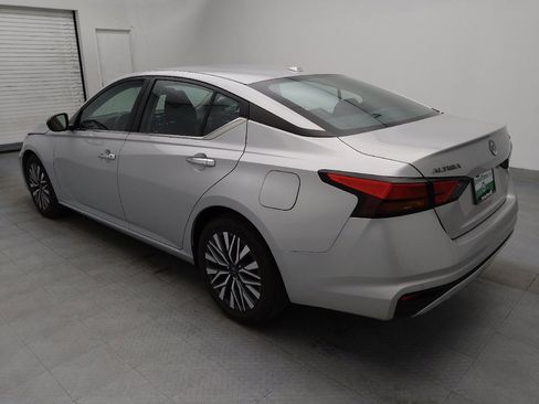 Used 2024 Nissan Altima 2.5 SV image 3