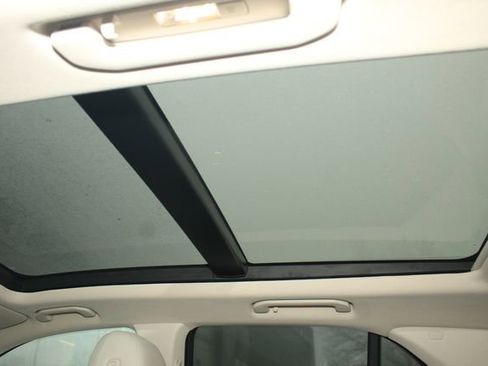 Used 2023 Mercedes-Benz GLE 350 4MATIC w/ AMG Line Exterior image 25