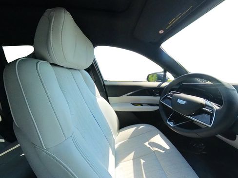 Used 2024 Cadillac Lyriq Luxury w/ LPO, Floor Liner Package image 68