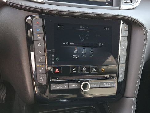 Certified 2023 INFINITI QX55 Essential image 16