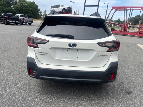 Used 2022 Subaru Outback Premium AWD/4WD image 7