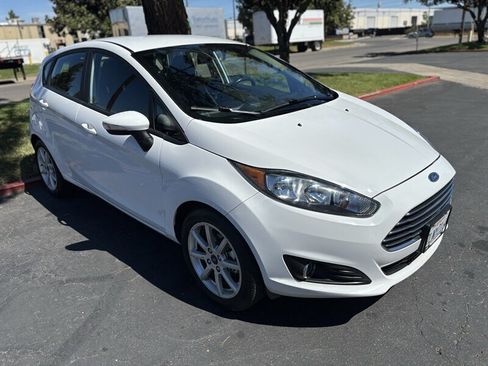 Used 2015 Ford Fiesta SE w/ Equipment Group 201A FWD image 3