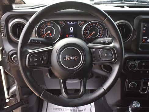 Used 2022 Jeep Wrangler Unlimited Sport AWD/4WD image 17