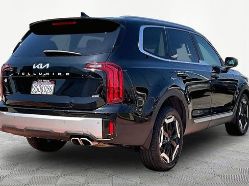 Used 2023 Kia Telluride S AWD/4WD image 3