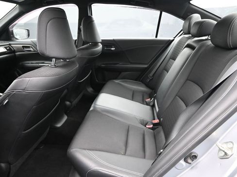 Used 2017 Honda Accord Sport image 12