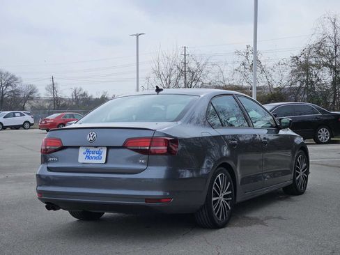 Used 2016 Volkswagen Jetta Sport image 6
