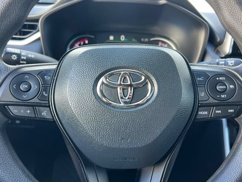 Used 2024 Toyota RAV4 XLE FWD image 32