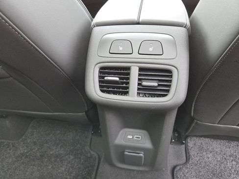 Used 2023 Buick Envision Avenir image 18