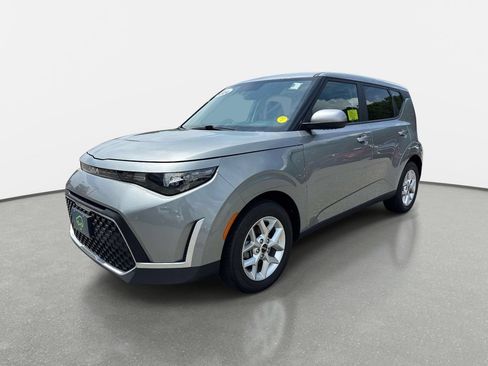 Used 2024 Kia Soul FWD image 8