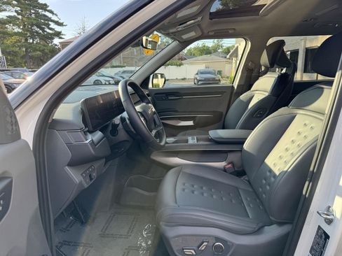 Used 2024 Kia EV9 Wind AWD/4WD image 23