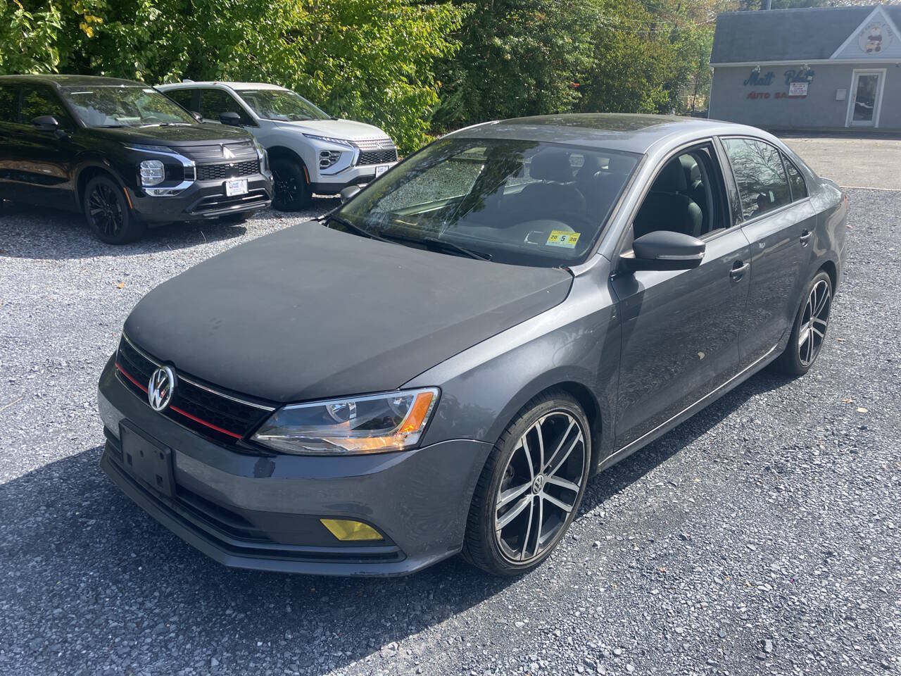 Used 2017 Volkswagen Jetta SE FWD image 2