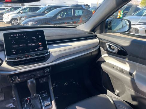 Used 2025 Jeep Compass Limited image 35