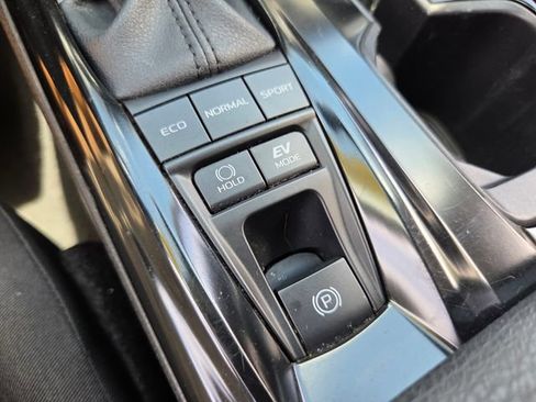Used 2025 Toyota Camry LE FWD image 24