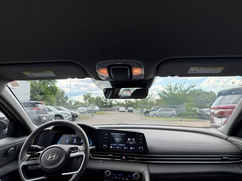 Used 2026 Hyundai Elantra Sport FWD image 32