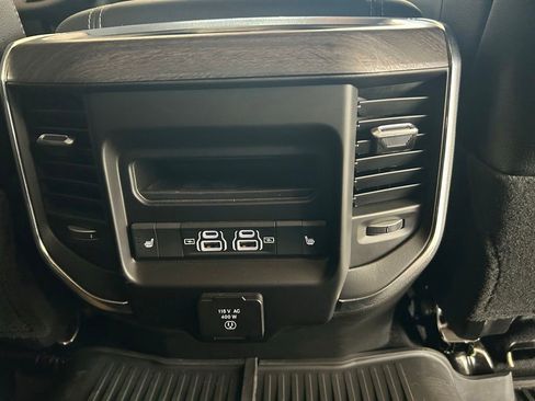 Used 2025 RAM 2500 Laramie AWD/4WD image 36