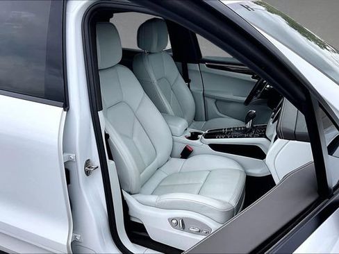Used 2018 Porsche Macan AWD/4WD image 6