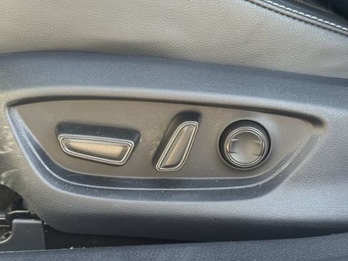 Used 2025 Toyota Camry SE FWD image 28