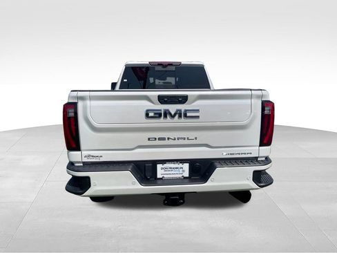 Used 2024 GMC Sierra 2500 Denali Ultimate AWD/4WD image 4