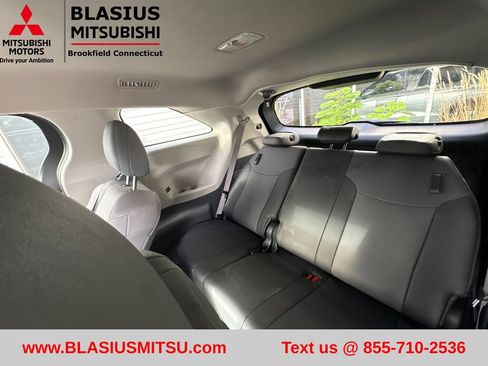 Used 2022 Toyota Sienna XLE AWD/4WD image 35