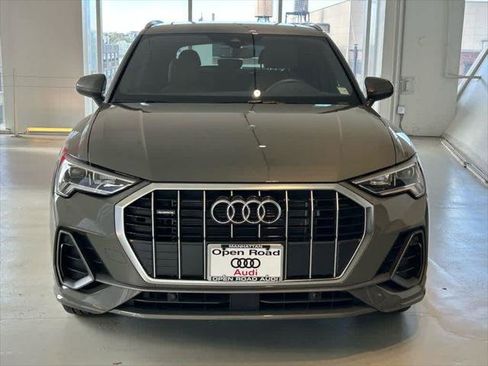 Certified 2025 Audi Q3 2.0T Premium image 2
