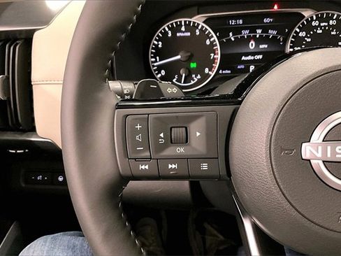 New 2025 Nissan Pathfinder SL image 21