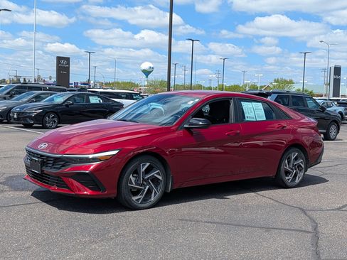 Certified 2025 Hyundai Elantra Sport FWD image 1