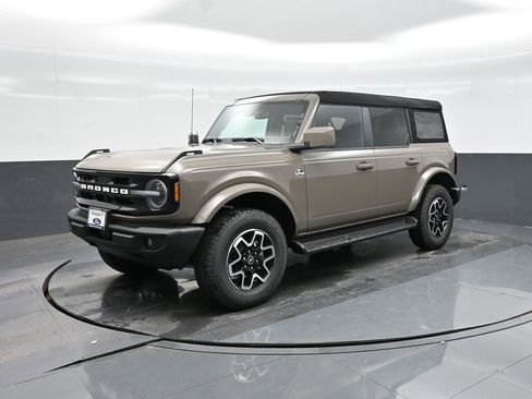 New 2025 Ford Bronco Outer Banks image 22
