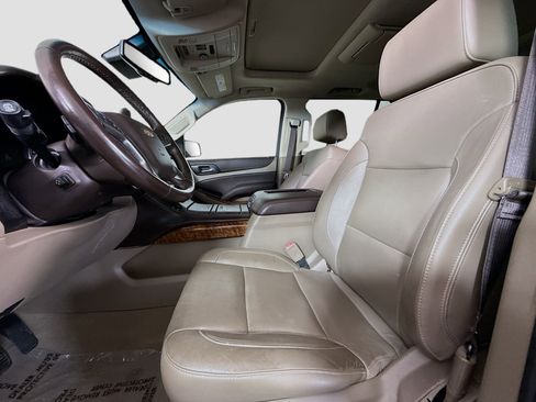 Used 2019 Chevrolet Suburban Premier RWD image 22