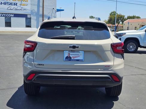New 2026 Chevrolet Trax RS w/ Sunroof Package FWD image 5