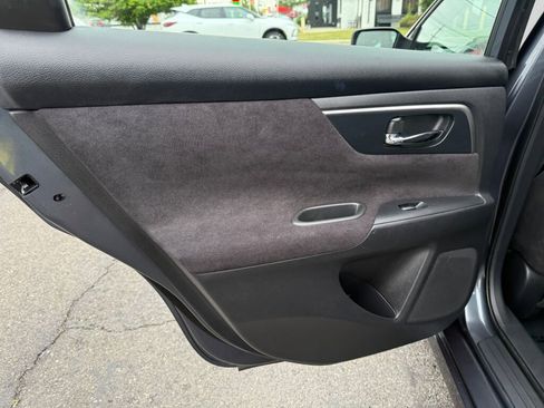 Used 2013 Nissan Altima 2.5 S FWD image 20