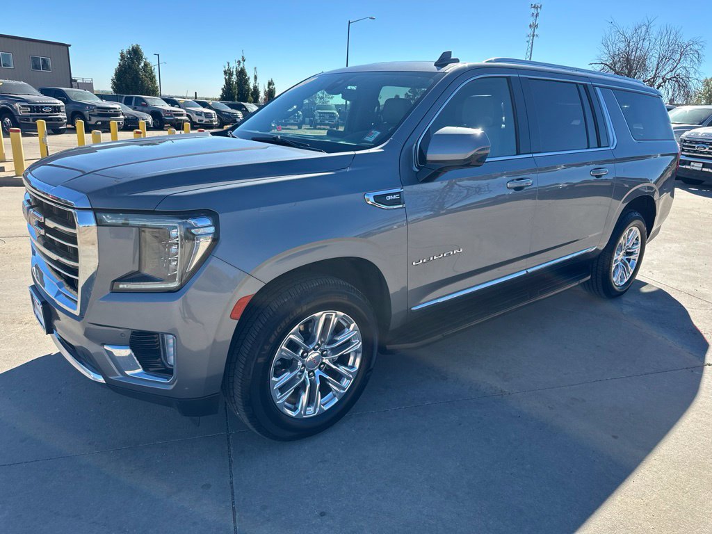 Certified 2021 GMC Yukon XL SLT w/ SLT Premium Package AWD/4WD image 39