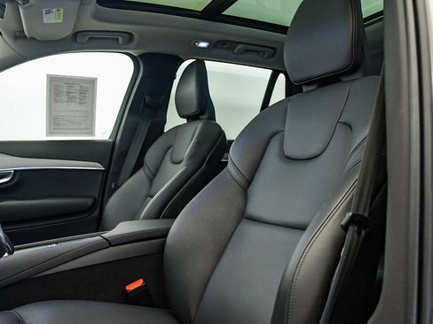 Certified 2025 Volvo XC90 B5 Core image 20