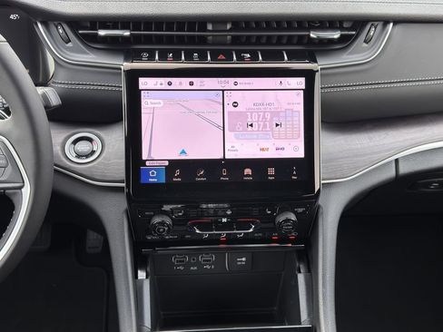 New 2025 Jeep Grand Cherokee L Limited w/ Trailer Tow Package image 14