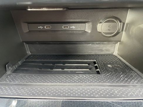 Certified 2025 Volkswagen Taos SEL image 23