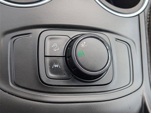 Used 2024 GMC Terrain SLE FWD image 23